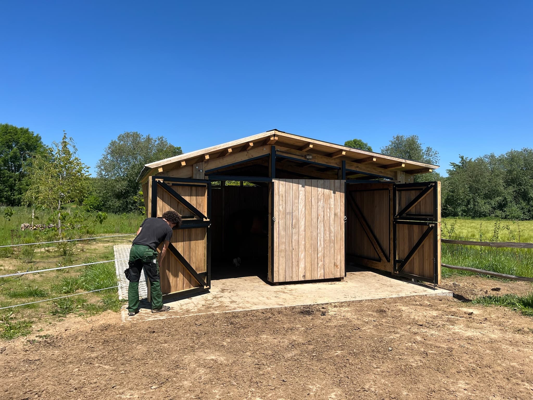 Horse Shed - Image 2
