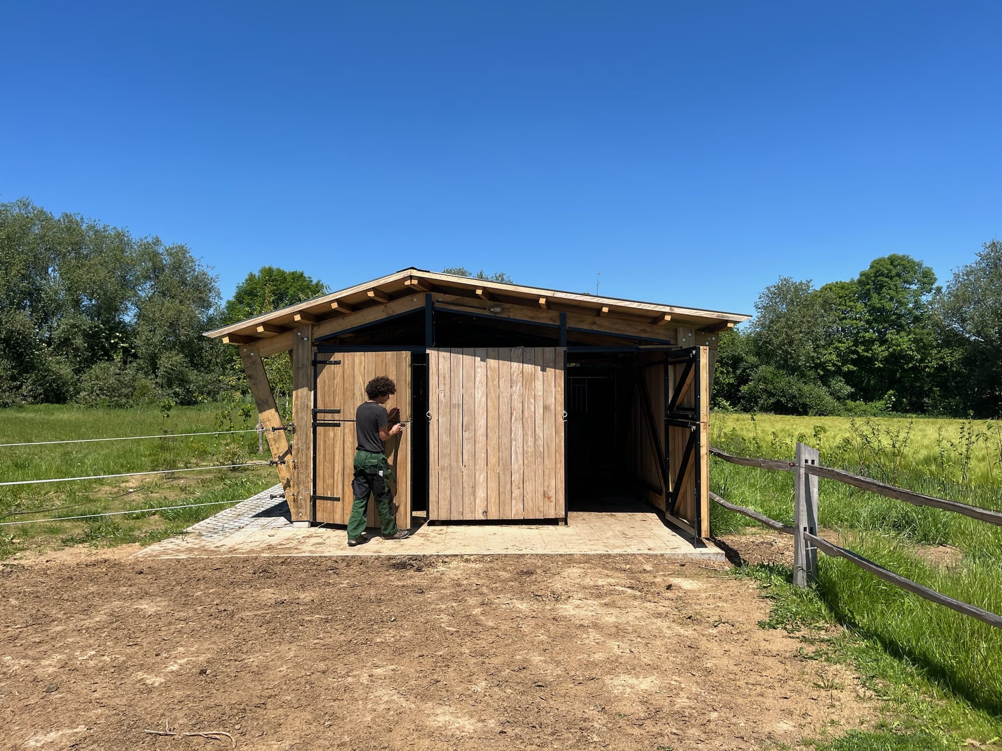Horse Shed - Image 3